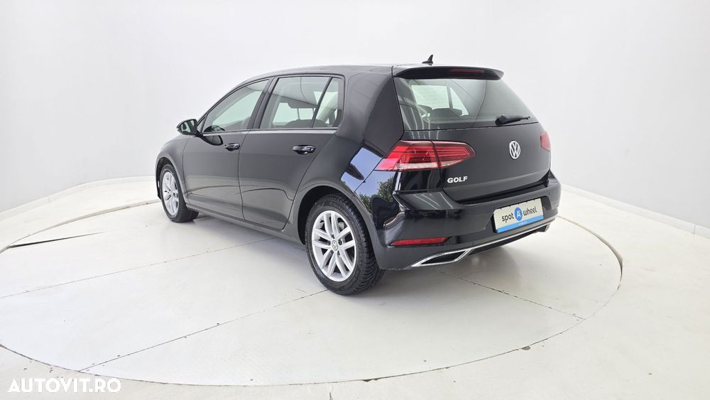 Volkswagen Golf - 8