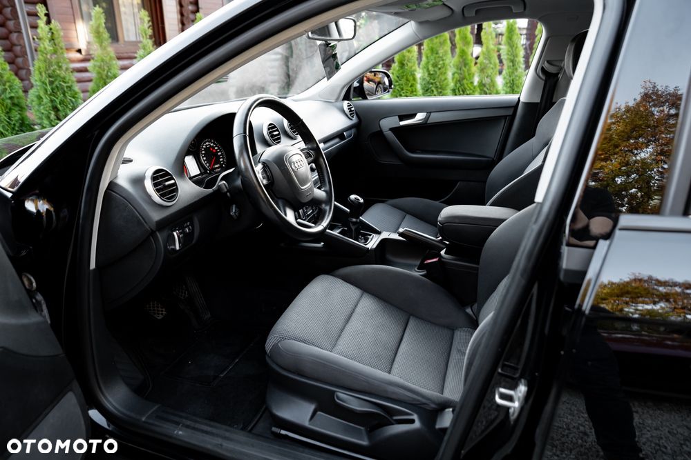 Audi A3 Sportback 1.6 Attraction - 16