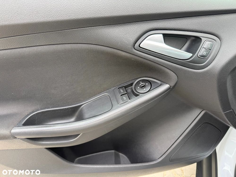 Ford Focus 1.5 TDCi DPF Start-Stopp-System Ambiente - 13