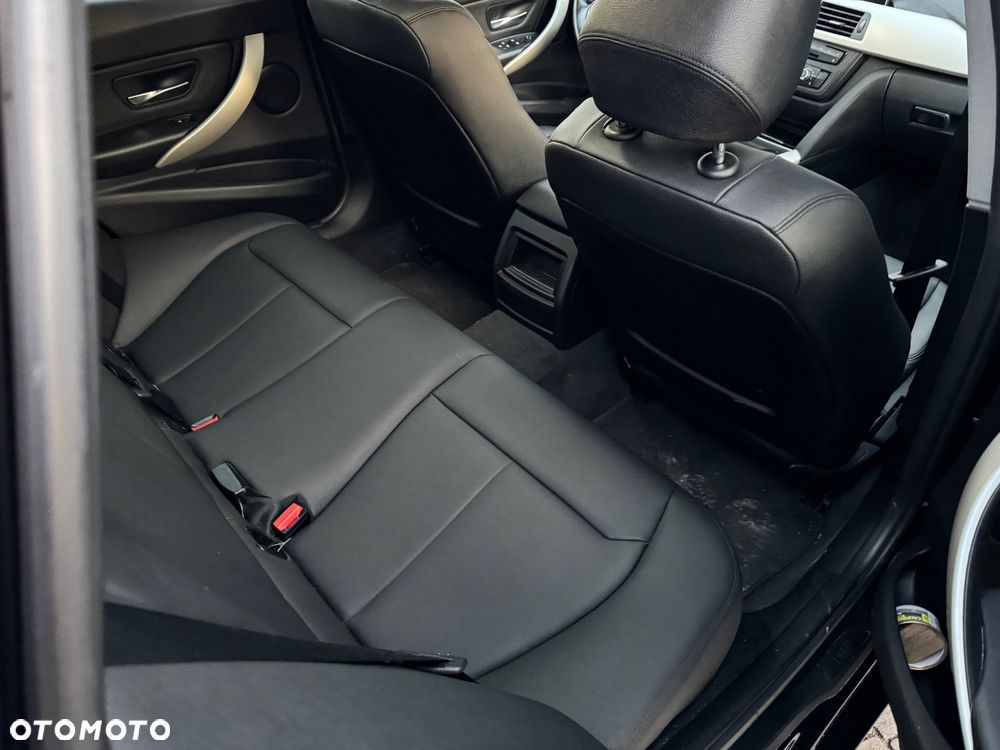 BMW Seria 3 316d - 12