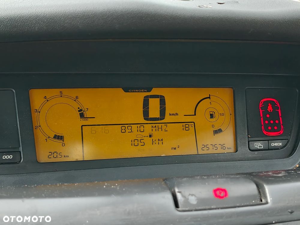 Citroën C4 Grand Picasso 1.8i SX - 24