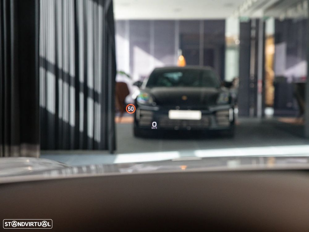 Porsche Panamera 4 E-Hybrid - 38