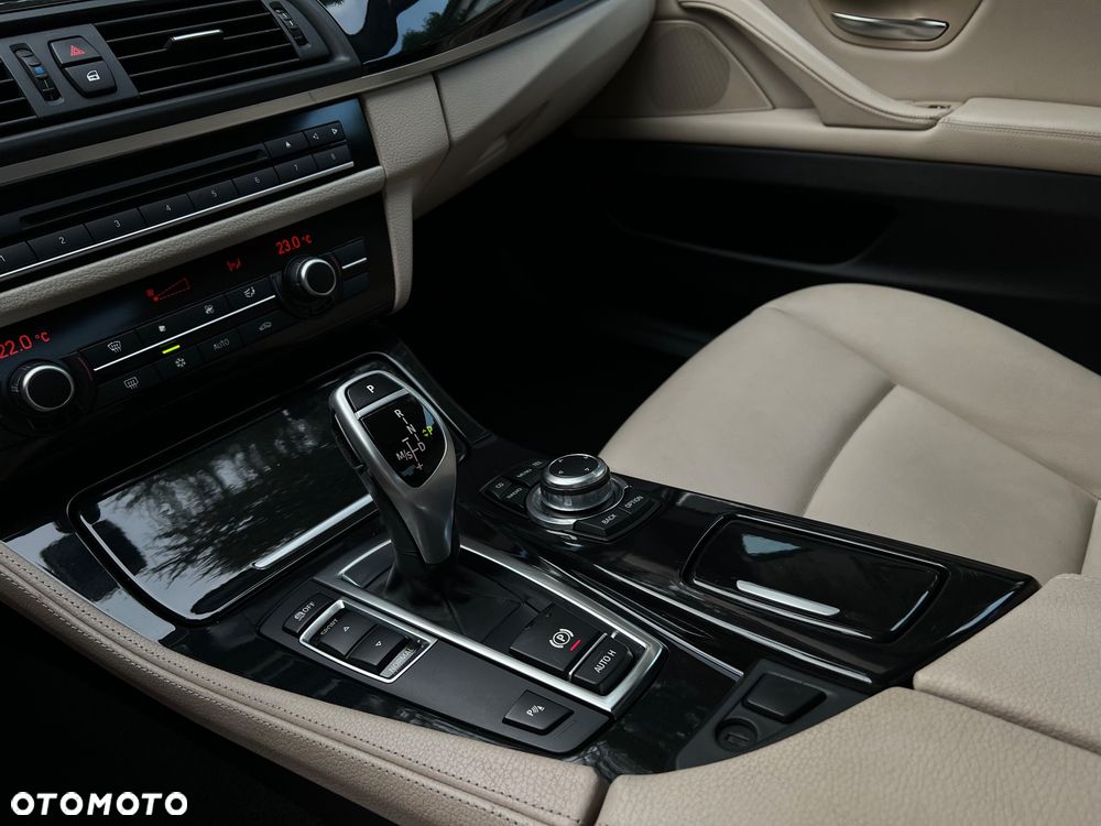BMW Seria 5 520d Luxury Line - 17