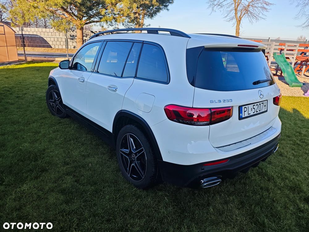 Mercedes-Benz GLB 250 4Matic 8G-DCT AMG Line - 8