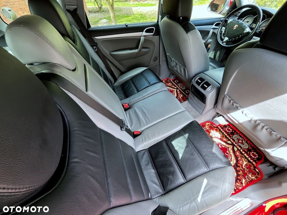 Porsche Cayenne - 23