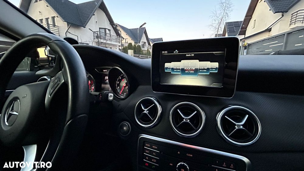 Mercedes-Benz GLA - 10