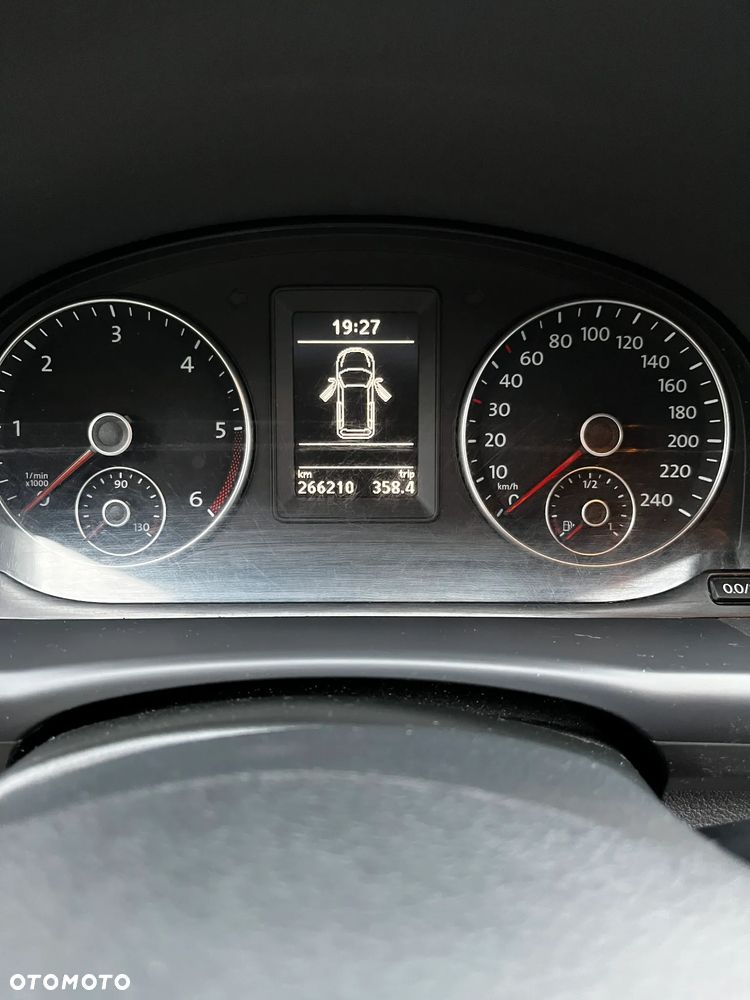 Volkswagen Touran 1.6 TDI DPF BlueMot Comfortline - 10