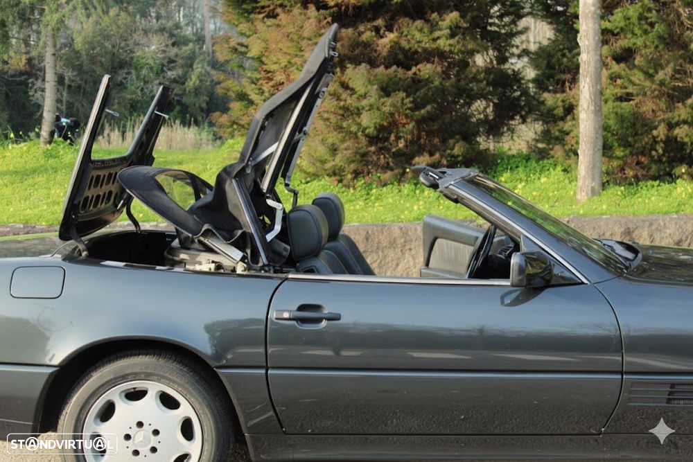 Mercedes-Benz SL 320 Standard - 13