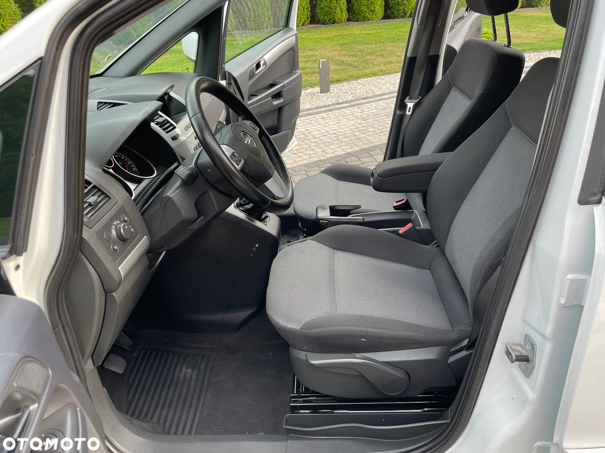 Opel Zafira 1.8 Innovation - 28