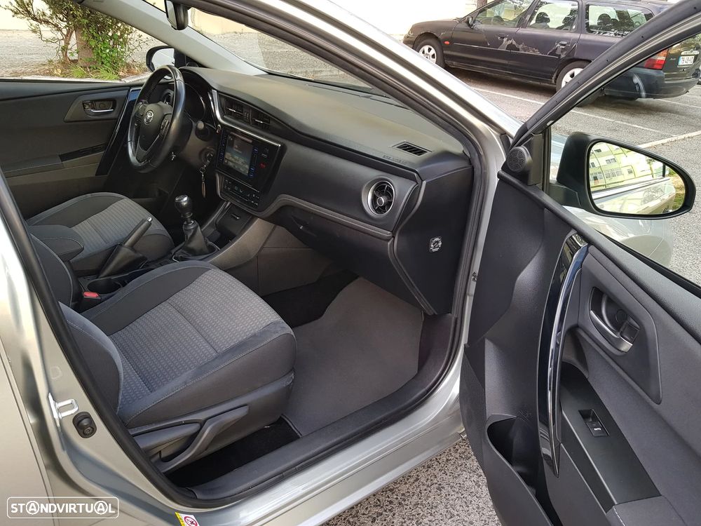 Toyota Auris Touring Sports 1.4 D-4D C.+P.Techo+P.Sport - 30