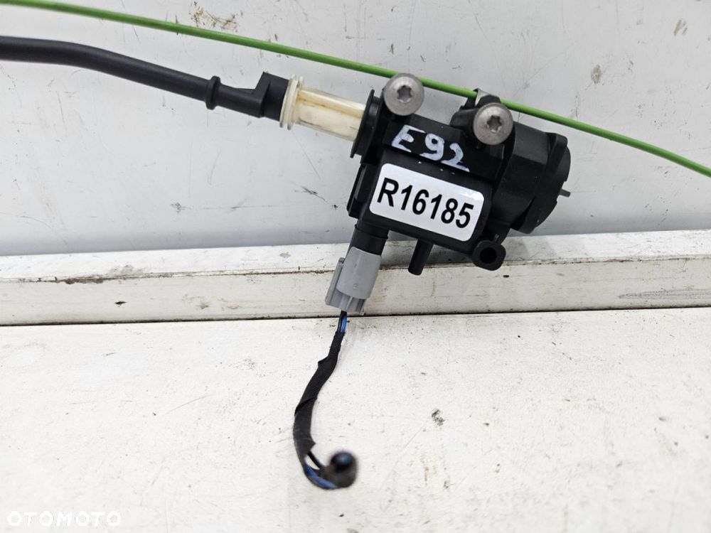 Siłownik klapki paliwa BMW E90 E91 E92 Mini Cooper R56 R57 R58 R59 04-12r. silniczek 6985880 - 3