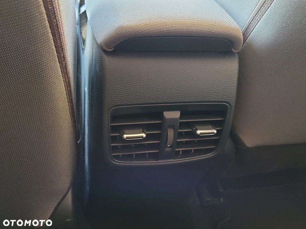 Toyota Corolla 1.5 Comfort - 32