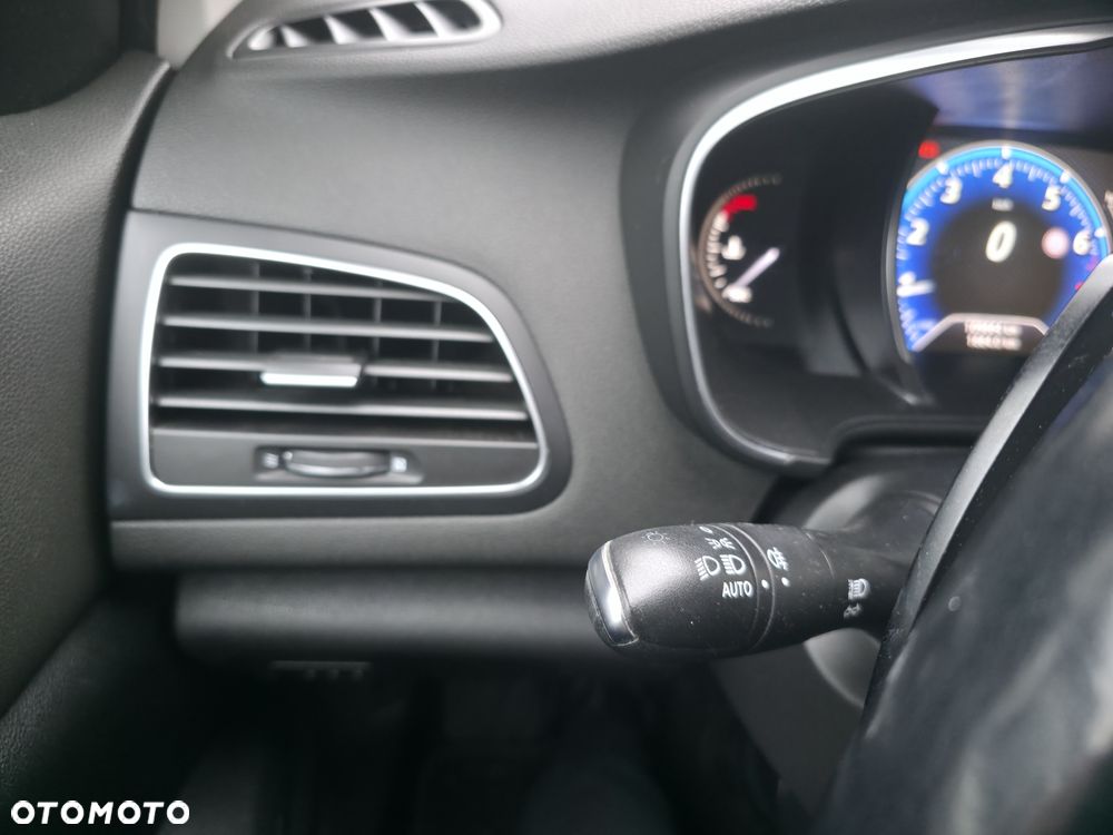 Renault Megane ENERGY TCe 205 EDC GT - 9