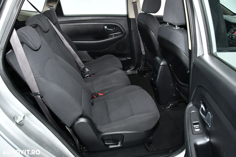Kia Carens 1.7 CRDi 115 Dream-Team Edition - 14