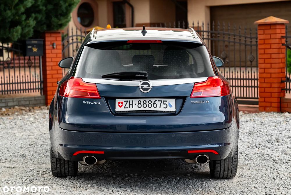 Opel Insignia 2.0 Turbo 4x4 Cosmo - 11