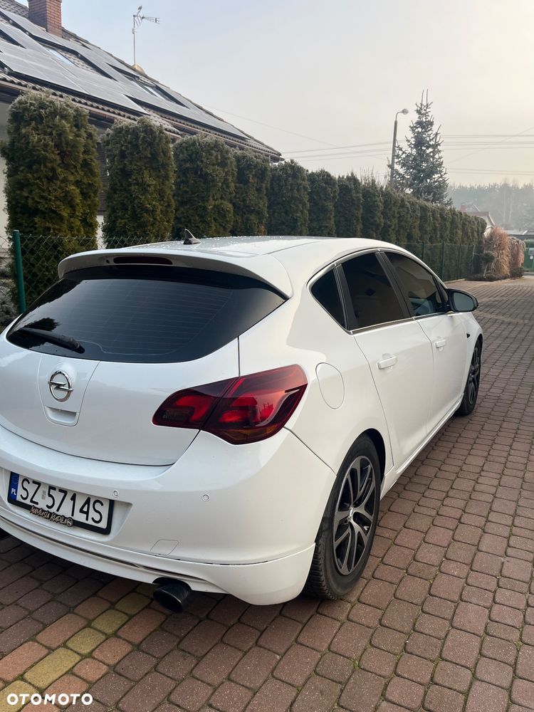 Opel Astra 1.6 Turbo Edition - 3