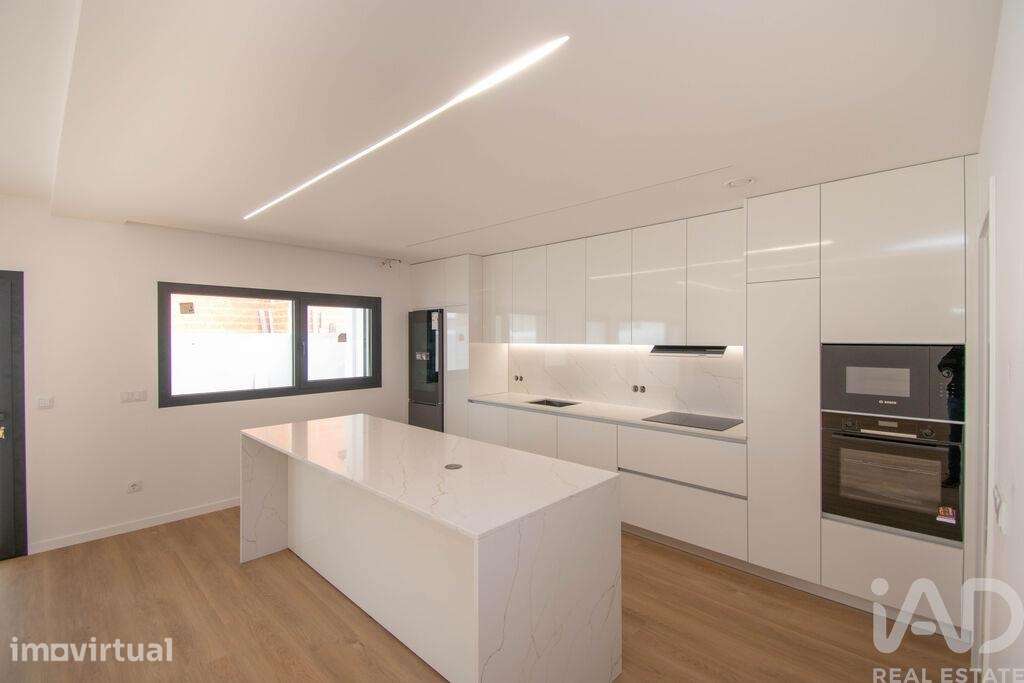 Casa T4 em Maceira de 194,00 m2 - Grande imagem: 4/25
