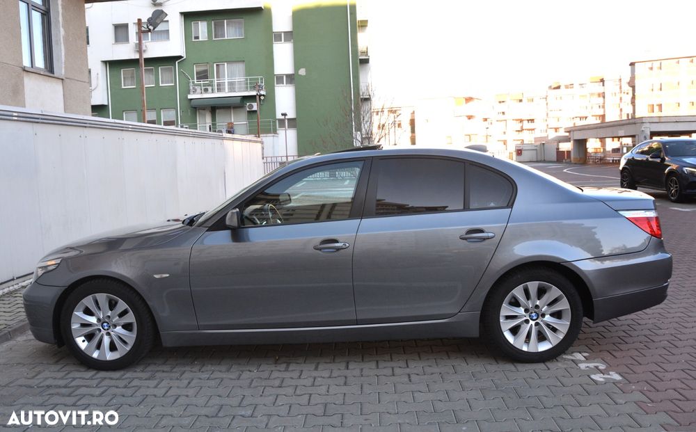 BMW Seria 5 520d Touring Special Edition - 15