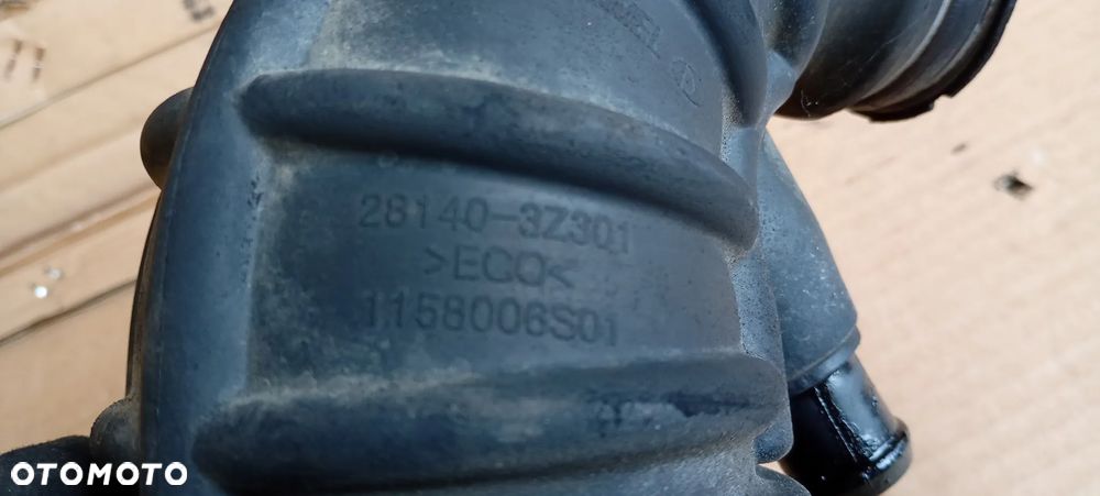 Rura przewód dolot powietrza Hyundai I40 1.7 CRDI 28140-3Z301 - 8