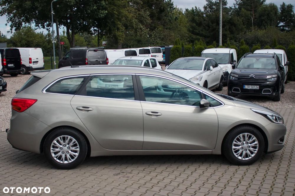 Kia Ceed 1.6 GDI Dream Team Edition - 7