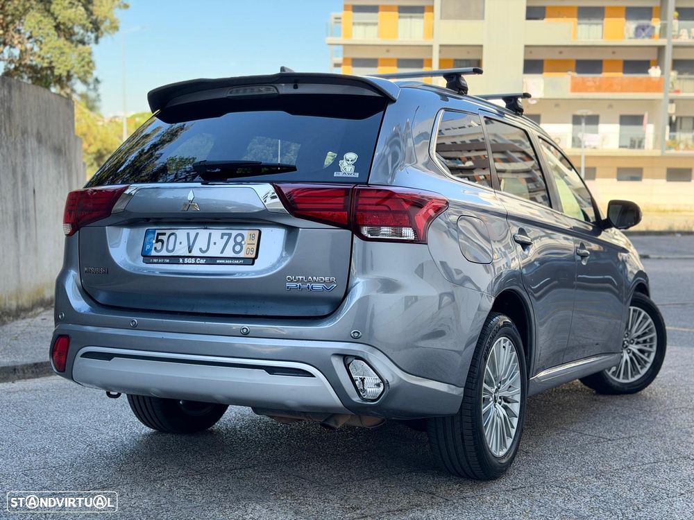 Mitsubishi Outlander - 3