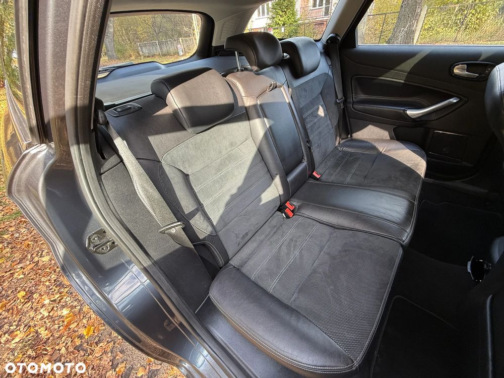 Ford Mondeo Turnier 2.5 Titanium S - 32