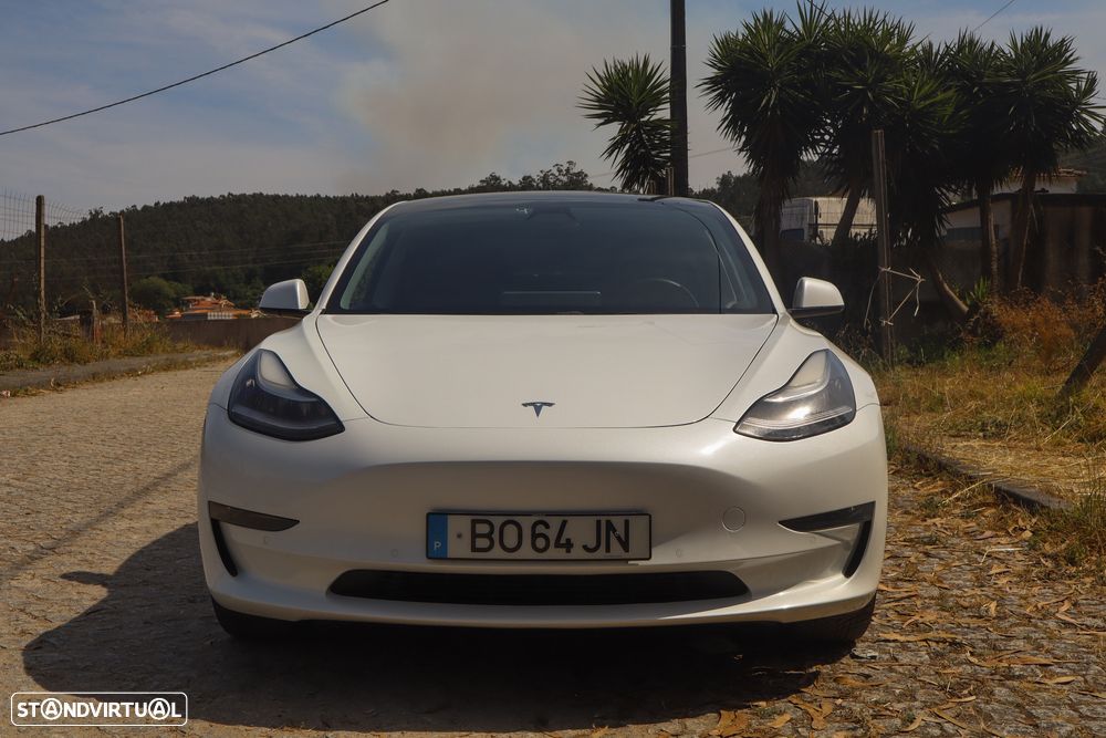 Tesla Model 3 - 1