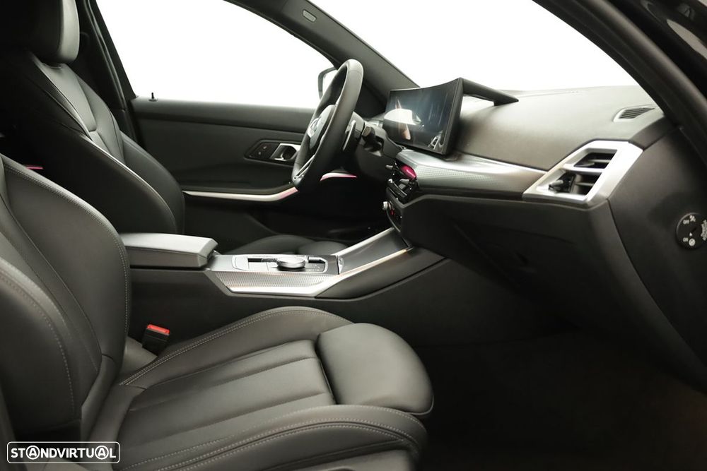 BMW 330 e Edição Desportiva M Auto - 21