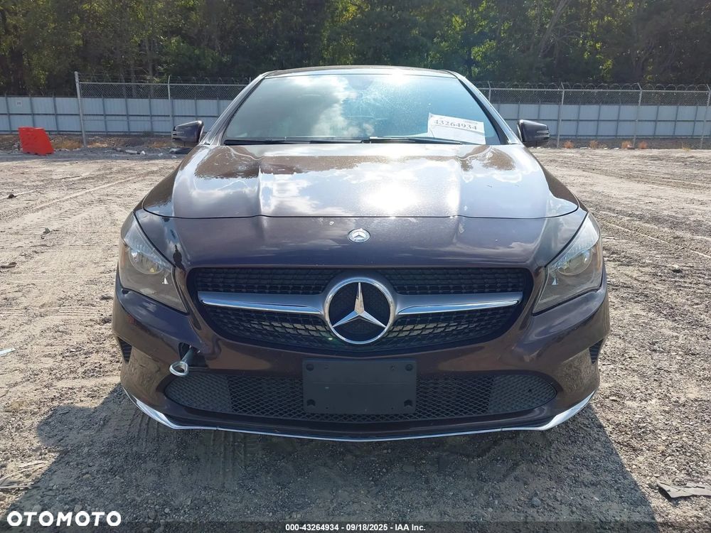 Mercedes-Benz CLA 250 4Matic 7G-DCT - 10