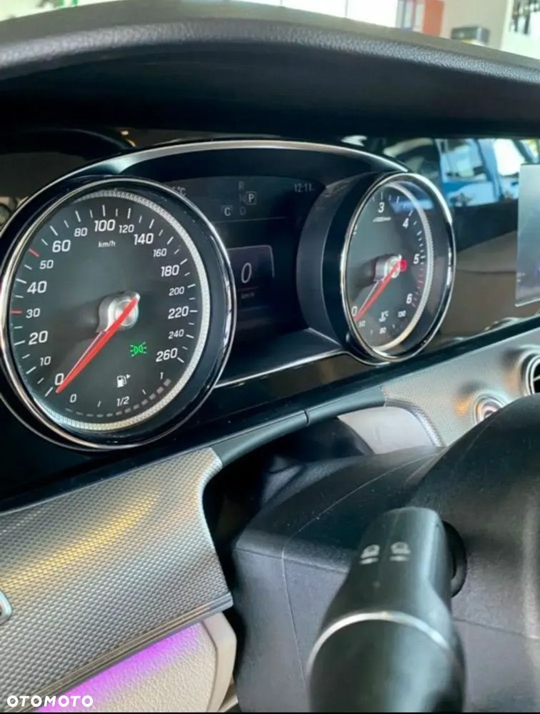 Mercedes-Benz Klasa E 220 d 9G-TRONIC - 18