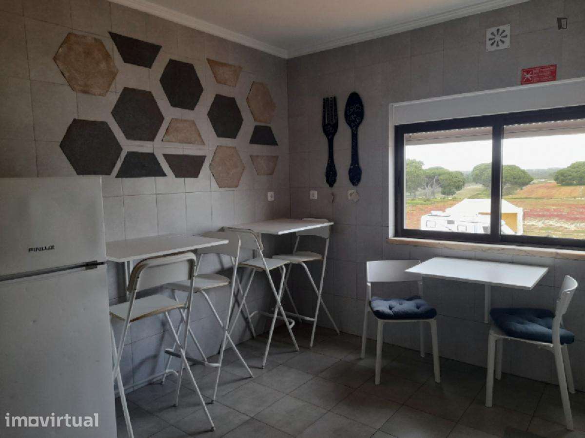 Quarto - localizado em Setubal - Grande imagem: 5/10