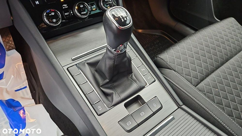 Skoda Superb 1.5 TSI Ambition - 15