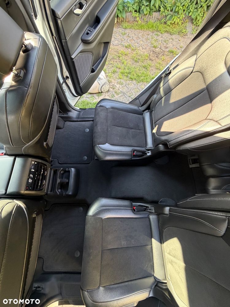 Jeep Grand Cherokee - 31