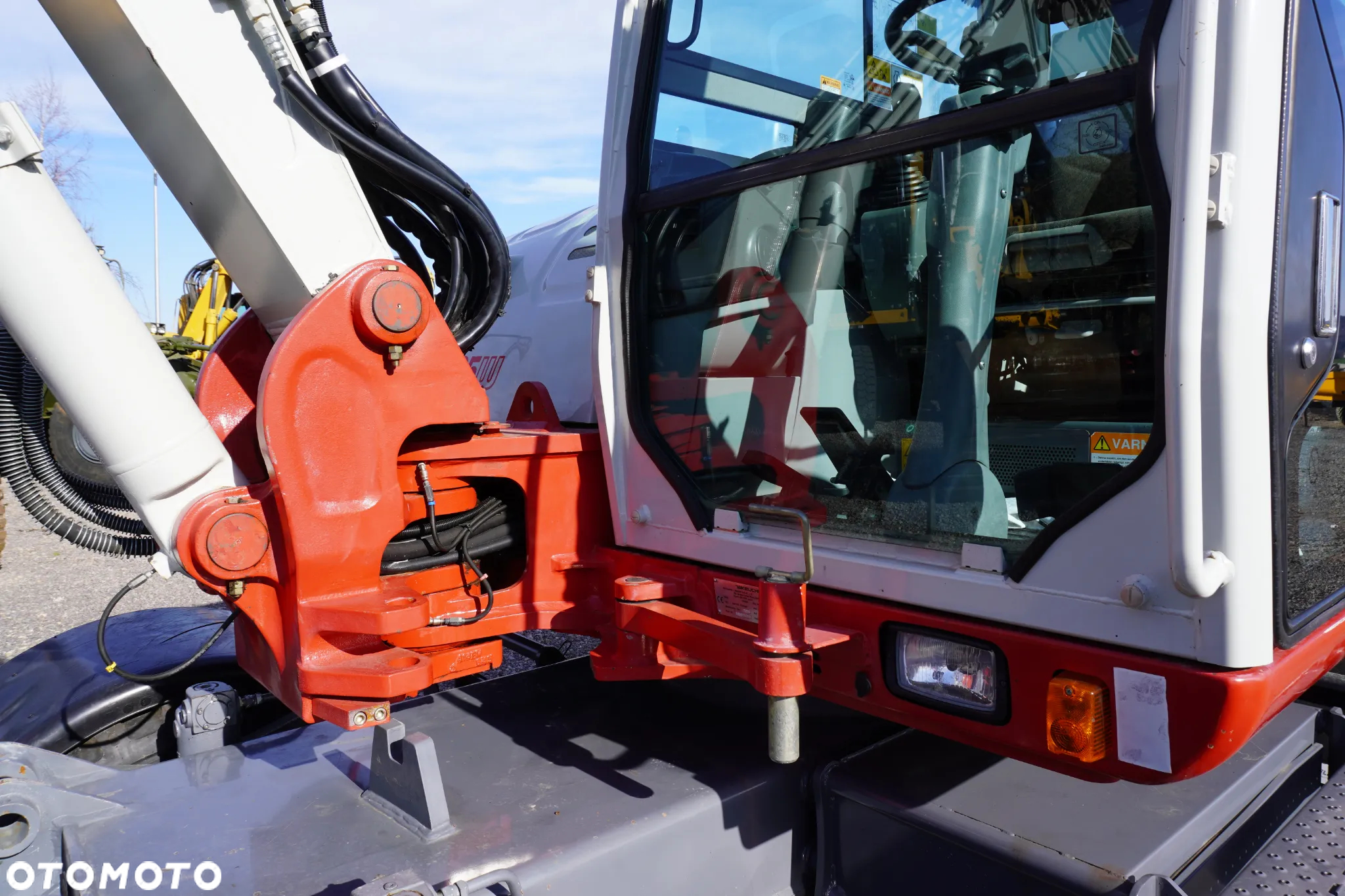 Takeuchi TB 295 W ROTOTILT + Szczypce - 9