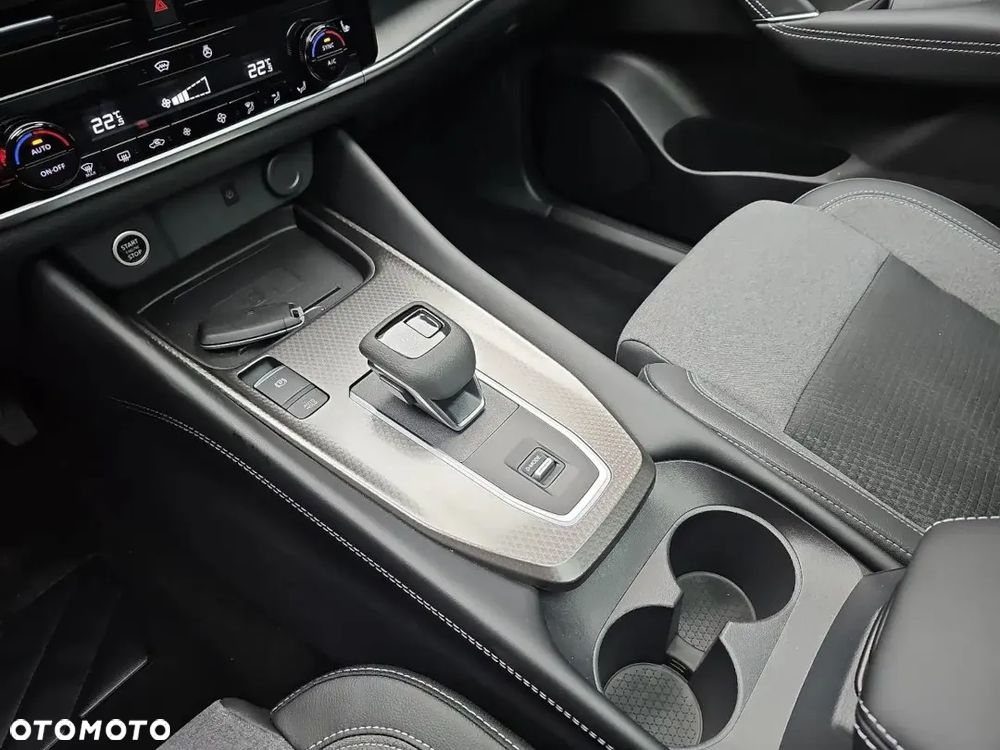 Nissan Qashqai 1.3 DIG-T mHEV N-Connecta Xtronic - 9