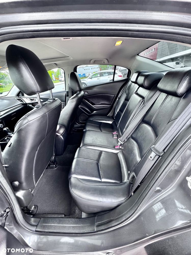 Mazda 3 - 10