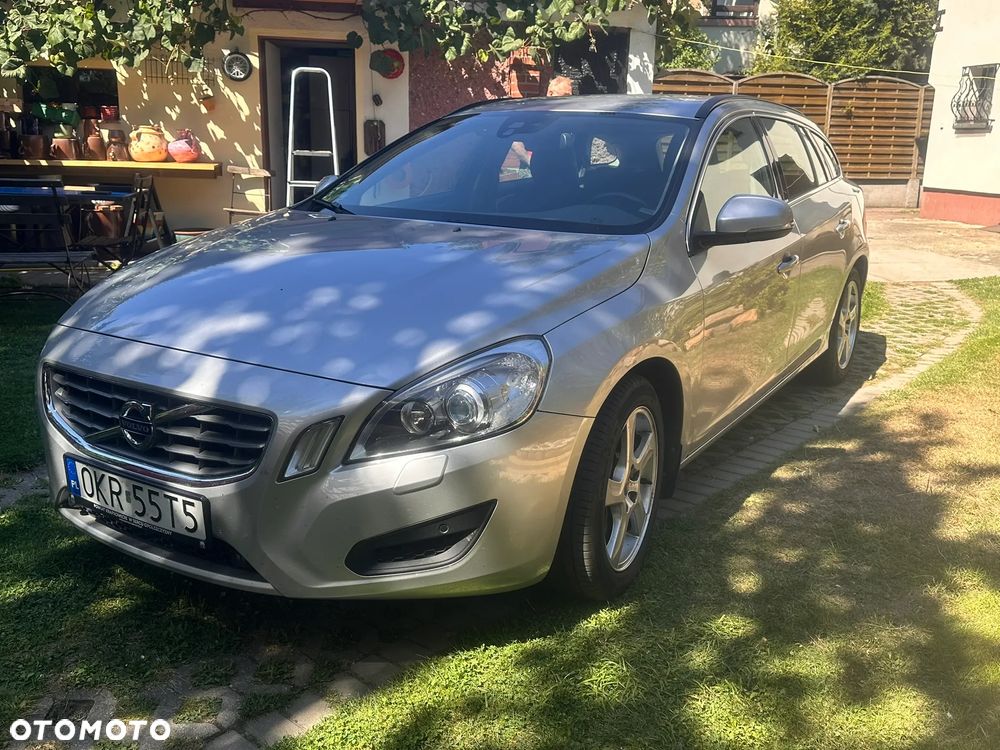 Volvo V60 D5 Geartronic Momentum - 8