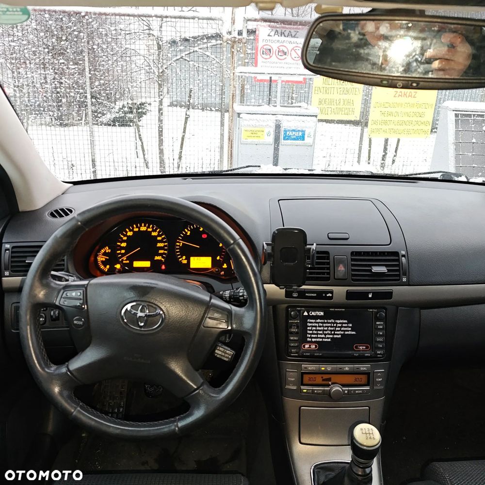 Toyota Avensis - 5