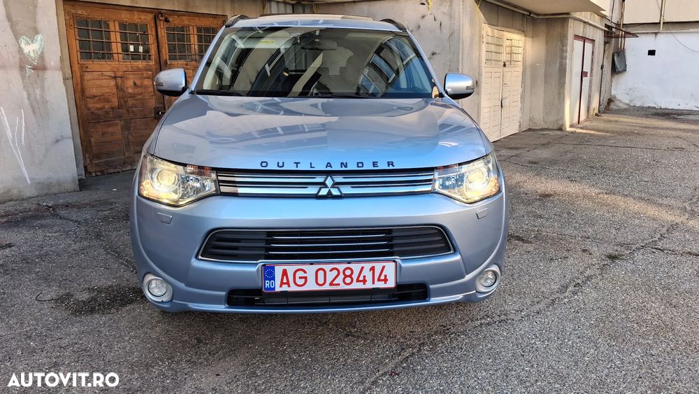 Mitsubishi Outlander 2.0 Litre DOHC MIVEC 4WD Instyle Navi - 3