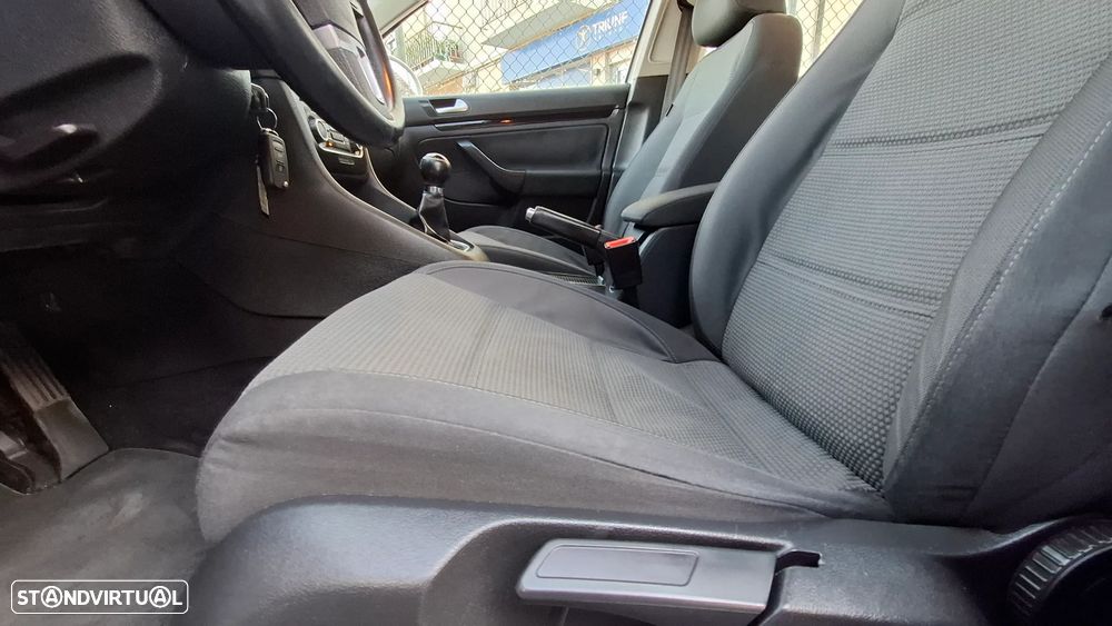 VW Golf Variant 1.6 TDi DPF Highline - 21