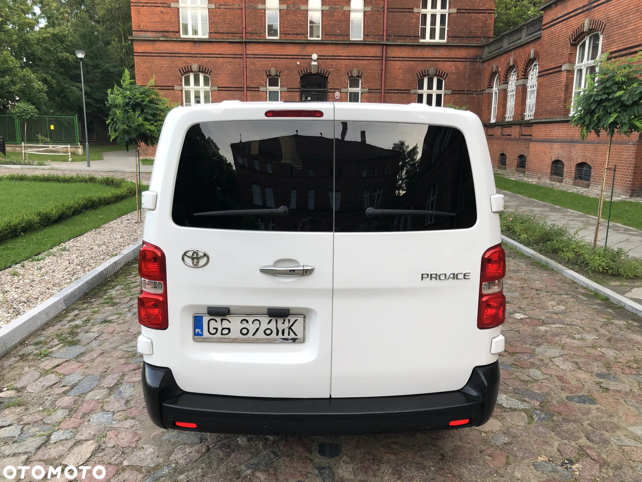 Toyota ProAce Kombi 2.0 D-4D Long 2,8t - 4