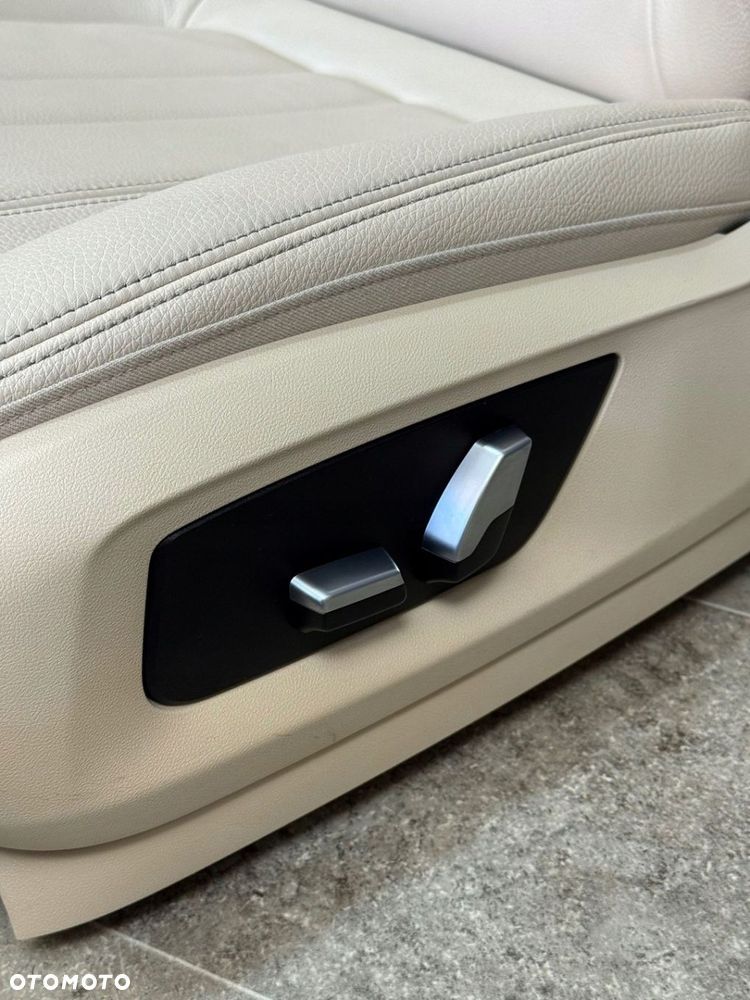 BMW 7 G11 WNĘTRZE FOTELE KANAPA BOCZKI TUNEL SKÓRA DAKOTA BEŻ MEMORY - 13