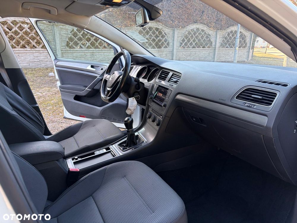Volkswagen Golf - 14