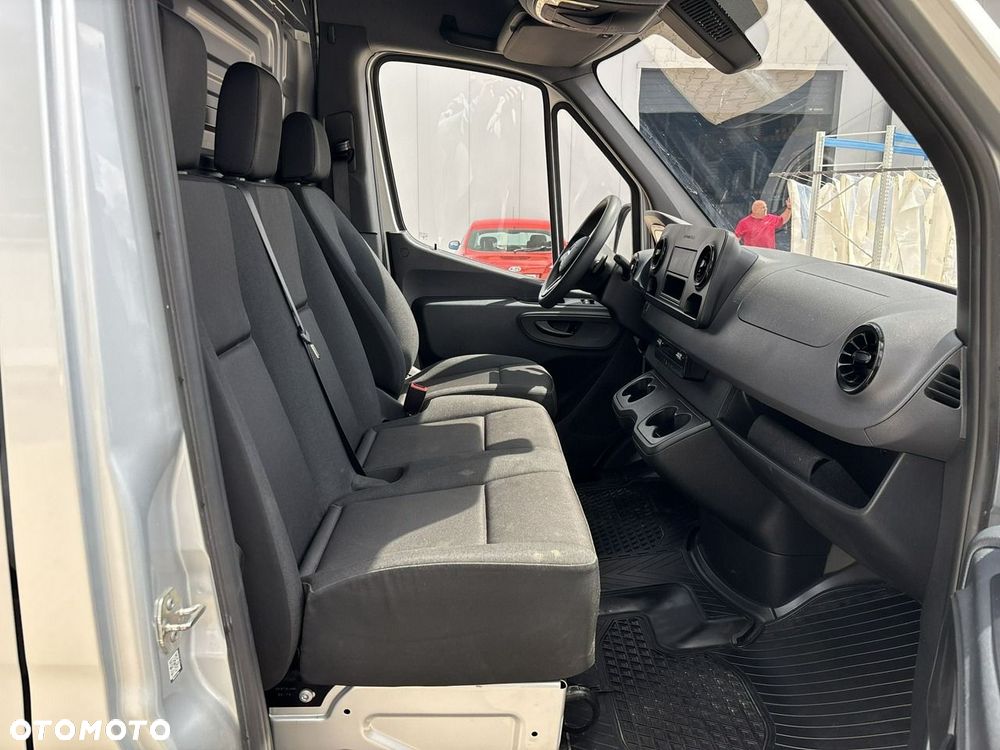 Mercedes-Benz Sprinter - 18