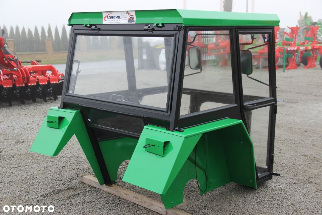 Kabina do ciągnika C- 360 Standard z błotnikami zielona - 4