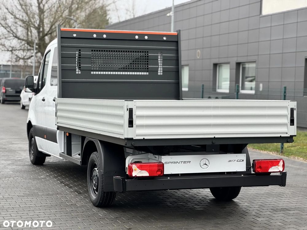 Mercedes-Benz Sprinter - 2