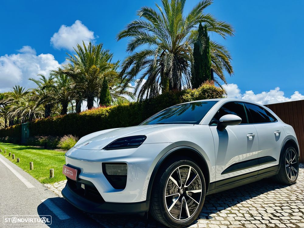 Porsche Macan Electric - 1