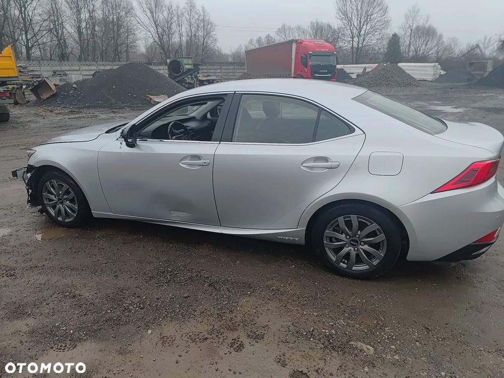 Lexus IS - 13