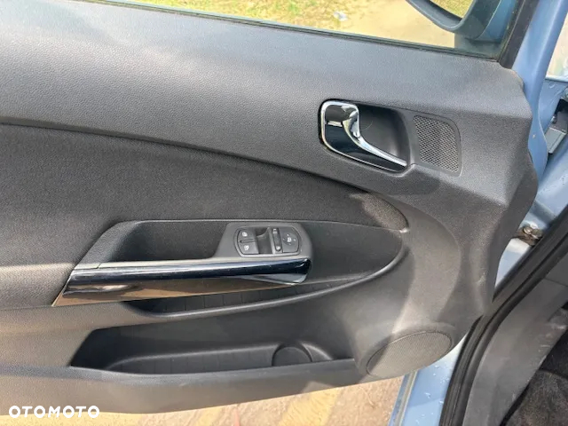 Opel Corsa - 11