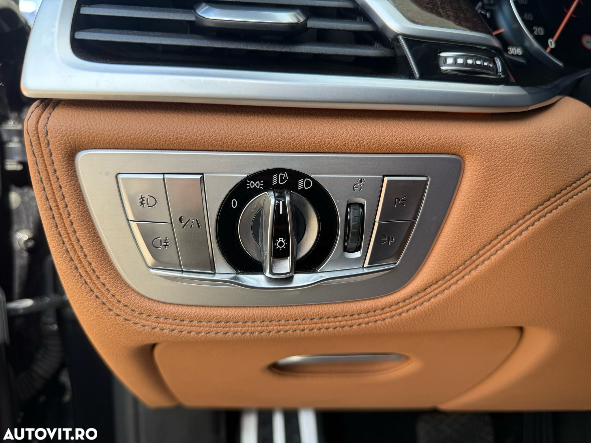 BMW Seria 7 750Ld xDrive - 38
